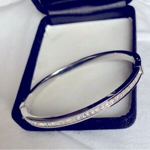 Authentic: Michael Kors Sterling Silver Hinge Crystal Bangle Bracelet For Women